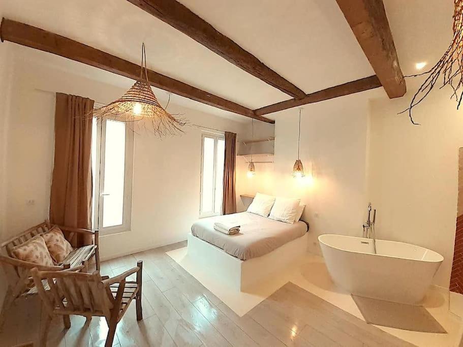 Lafrenchcasa Canebiere Marseille Bagian luar foto