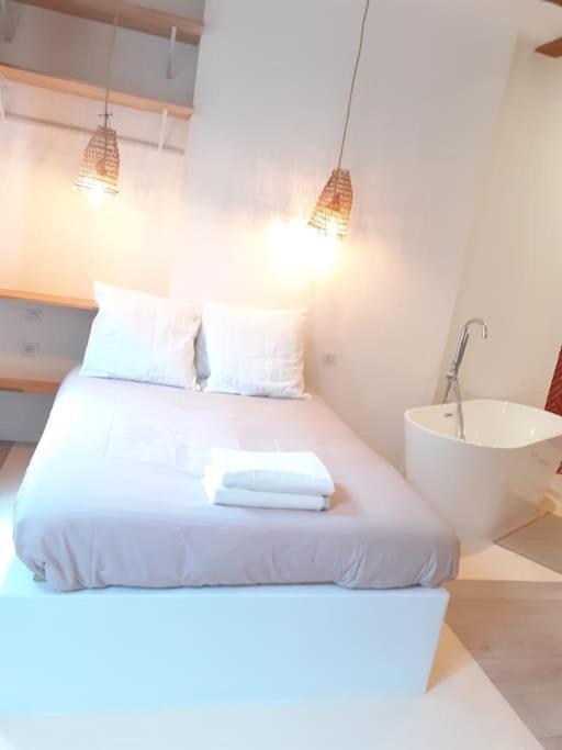 Lafrenchcasa Canebiere Marseille Bagian luar foto