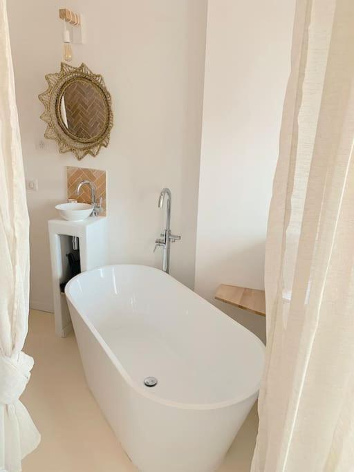 Lafrenchcasa Canebiere Marseille Bagian luar foto