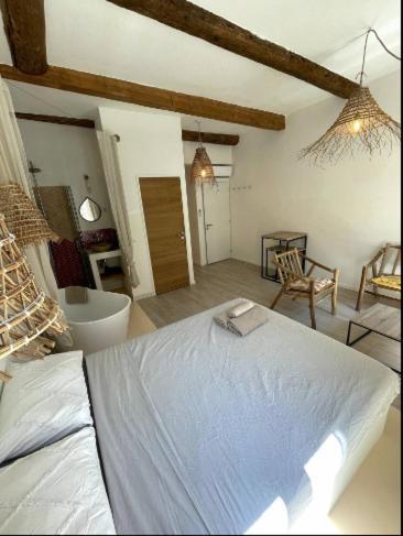 Lafrenchcasa Canebiere Marseille Bagian luar foto
